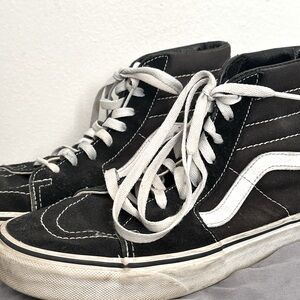 High Top Classic Black & White Vans